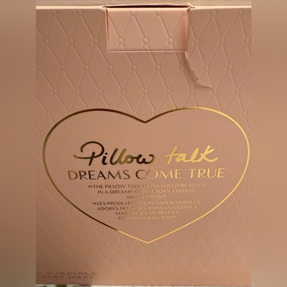 PILLOW TALK DREAMS COME TRUE
LIMITED EDITION MAKEUP KIT - Picture 7 of 9